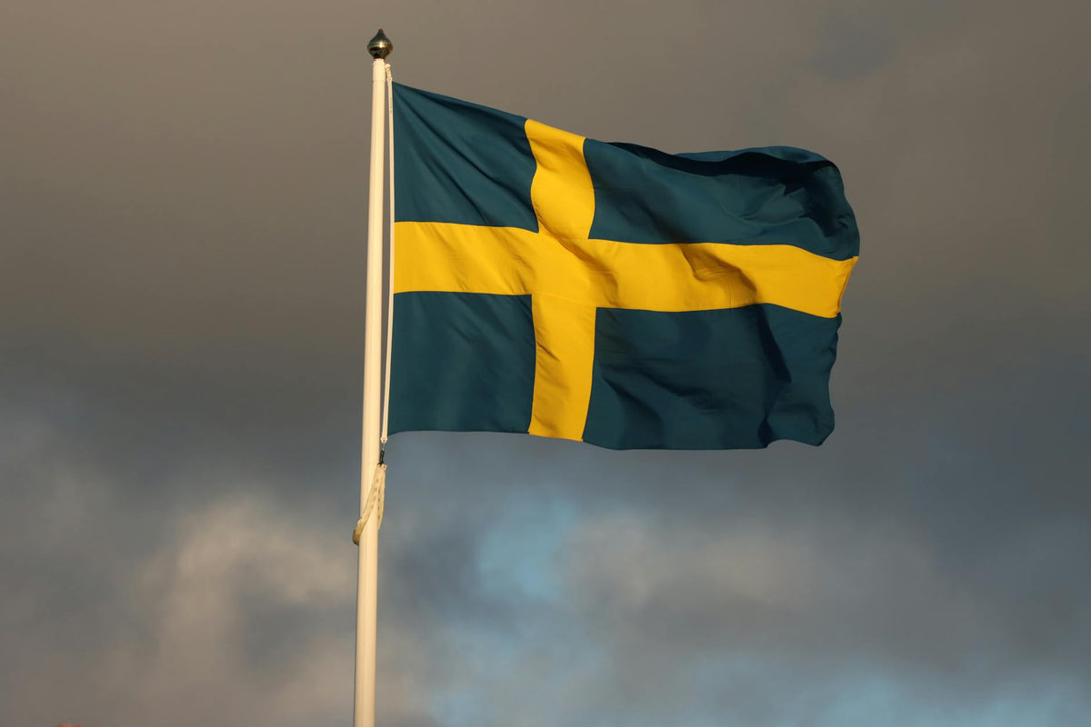 Symbolisk bild av svensk lagstiftning och reglering som representerar peptiders juridiska landskap i Sverige